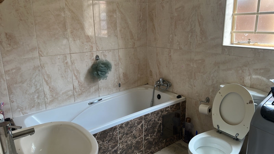 2 Bedroom Property for Sale in Waterval East North West